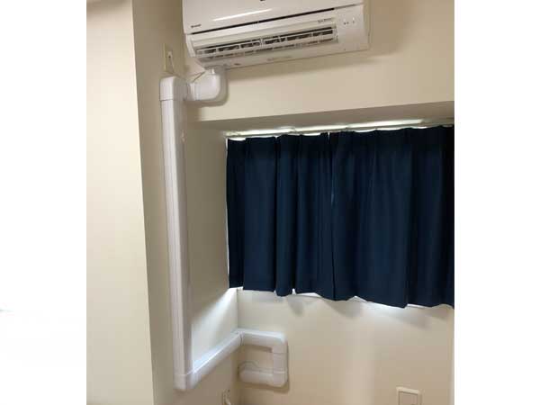 配管穴が下の方にある場合